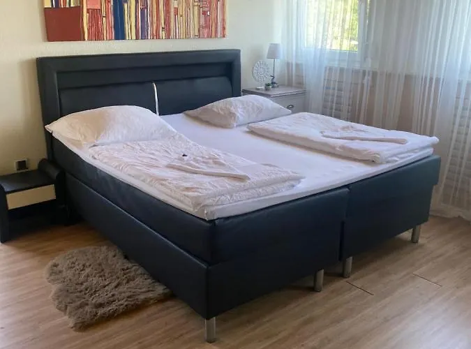 Zur Schoenen Aussicht Szálloda *